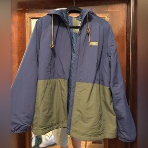Women’s LL Bean hooded rain jacket - Size XL